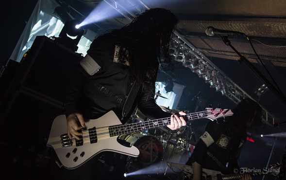 arch-enemy-17-10-2012-rockfabrik-ludwigsburg-5