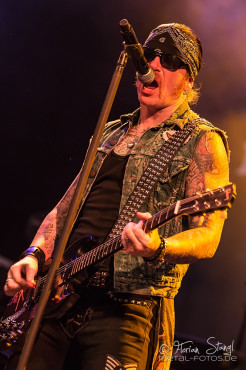 black-star-riders-31-7-2014_0043