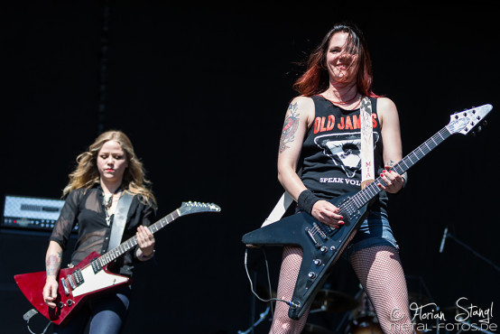 crucified-barbara-masters-of-rock-11-7-2015_0019