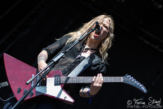 crucified-barbara-masters-of-rock-11-7-2015_0029