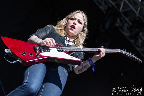 crucified-barbara-masters-of-rock-11-7-2015_0032