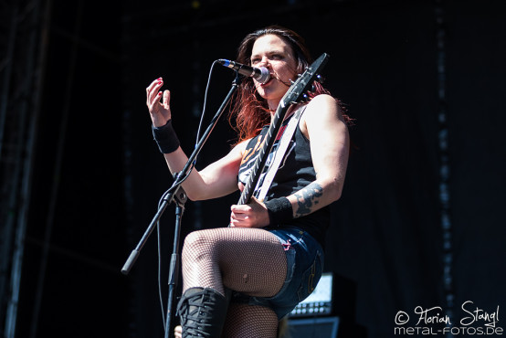 crucified-barbara-masters-of-rock-11-7-2015_0034