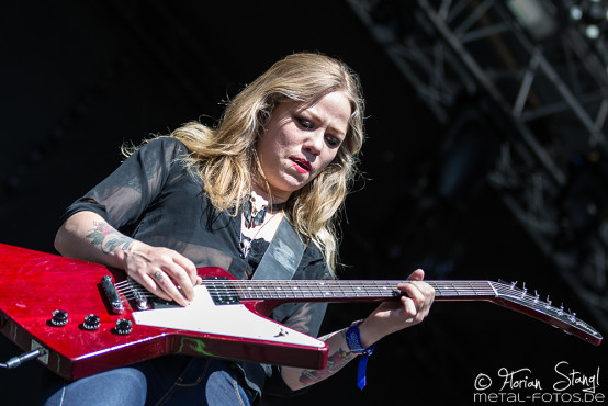 crucified-barbara-masters-of-rock-11-7-2015_0035