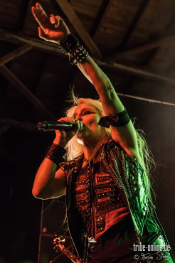 doro-pyraser-classic-rock-night-2013-20-07-2013-49