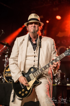 dr-woos-rocknroll-circus-pyras-classic-rock-2014-9-8-2014_0048