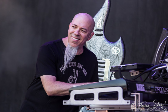 dream-theater-bang-your-head-18-7-2015_0044