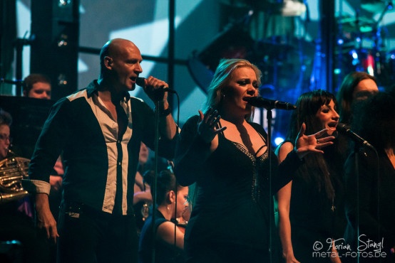eric-bazilian-rock-meets-classic-2013-nuernberg-09-03-2013-04