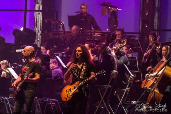eric-bazilian-rock-meets-classic-2013-nuernberg-09-03-2013-09