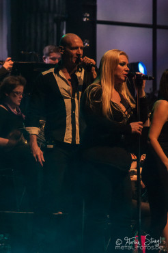 eric-bazilian-rock-meets-classic-2013-nuernberg-09-03-2013-28
