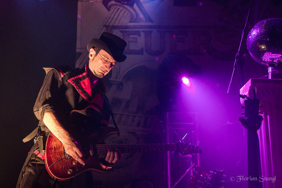 feuerschwanz-13-12-2012-hirsch-nuernberg-22