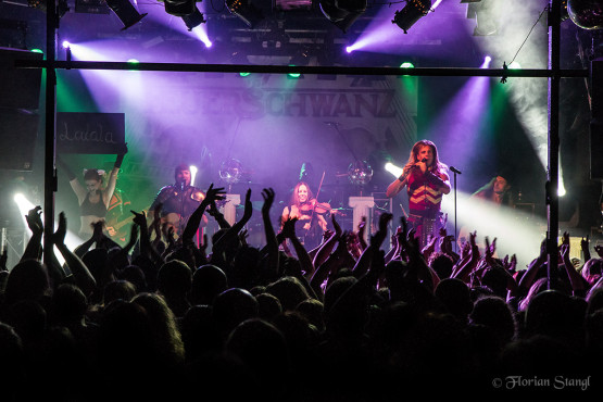 feuerschwanz-13-12-2012-hirsch-nuernberg-27