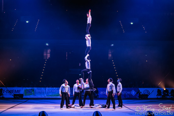 feuerwerk-der-turnkunst-2gether-arena-nuernberg-15-1-2017_0005