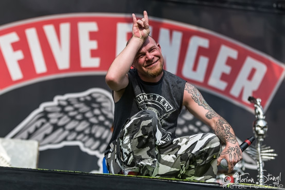 five-finger-death-punch-rockavaria-30-05-2015_0001