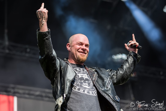 five-finger-death-punch-rockavaria-30-05-2015_0013