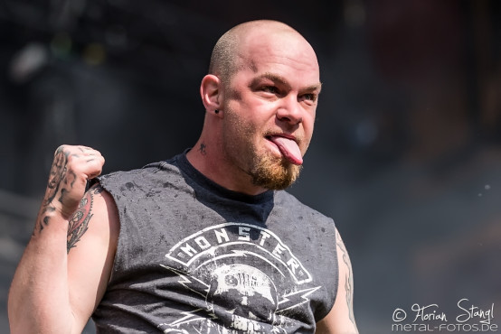 five-finger-death-punch-rockavaria-30-05-2015_0015