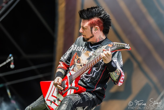 five-finger-death-punch-rockavaria-30-05-2015_0032