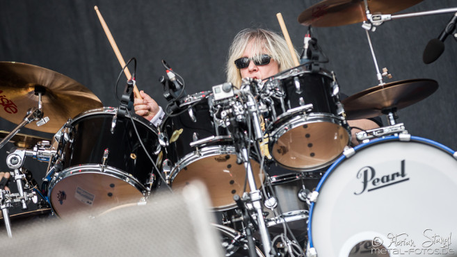 girlschool-bang-your-head-2016-16-07-2016_0009