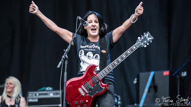 girlschool-bang-your-head-2016-16-07-2016_0010