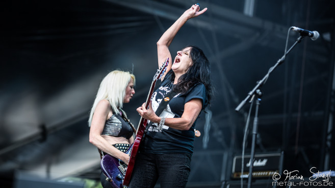 girlschool-bang-your-head-2016-16-07-2016_0013