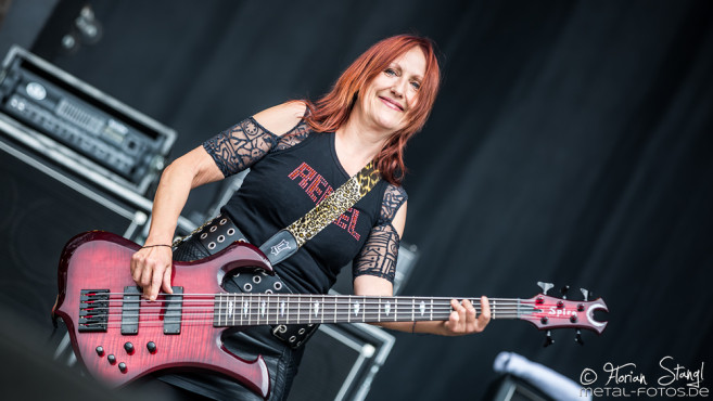 girlschool-bang-your-head-2016-16-07-2016_0015