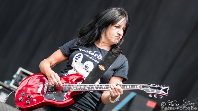 girlschool-bang-your-head-2016-16-07-2016_0019