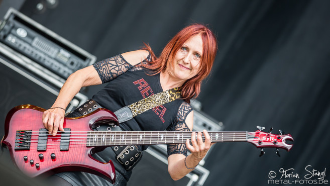 girlschool-bang-your-head-2016-16-07-2016_0026