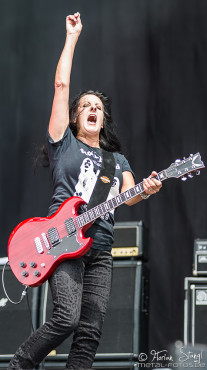 girlschool-bang-your-head-2016-16-07-2016_0033