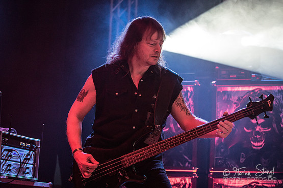 grave-digger-18-1-2013-musichall-geiselwind-26