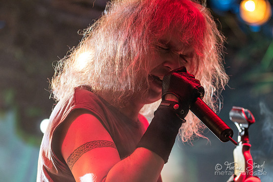 grave-digger-18-1-2013-musichall-geiselwind-31