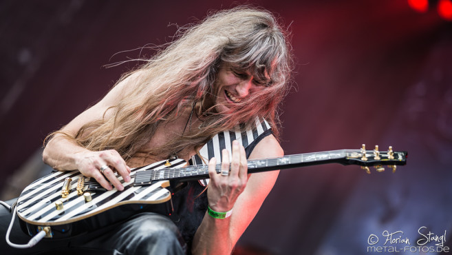 grave-digger-bang-your-head-2016-16-07-2016_0015