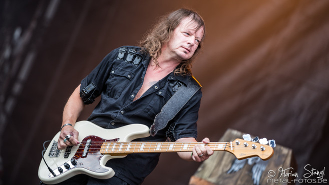 grave-digger-bang-your-head-2016-16-07-2016_0020