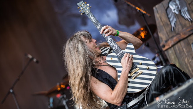 grave-digger-bang-your-head-2016-16-07-2016_0057