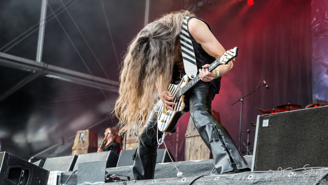 grave-digger-bang-your-head-2016-16-07-2016_0060