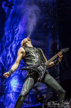 hammerfall-masters-of-rock-10-7-2015_0004