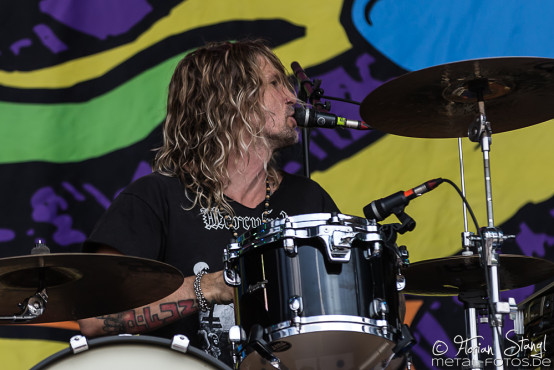 hardcore-superstar-bang-your-head-16-7-2015_0004