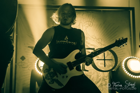 heaven-shall-burn-metal-invasion-vii-19-10-2013_24