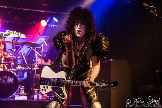 kiss-forever-row-2020-6-3-2020_0011