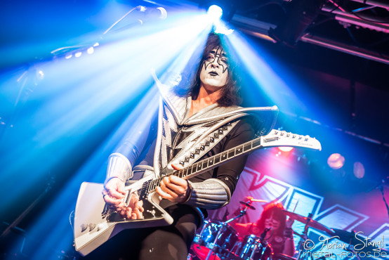 kiss-forever-row-2020-6-3-2020_0012
