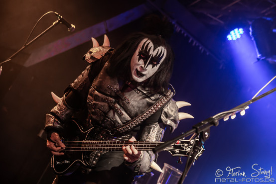 kiss-forever-row-2020-6-3-2020_0024
