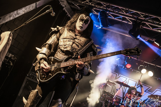 kiss-forever-row-2020-6-3-2020_0026