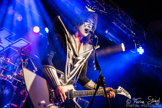 kiss-forever-row-2020-6-3-2020_0027