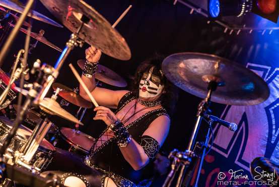 kiss-forever-row-2020-6-3-2020_0034