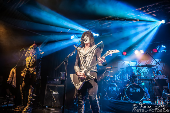 kiss-forever-row-2020-6-3-2020_0043