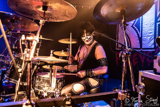 kiss-forever-row-2020-6-3-2020_0057