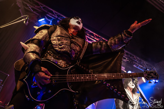 kiss-forever-row-2020-6-3-2020_0058