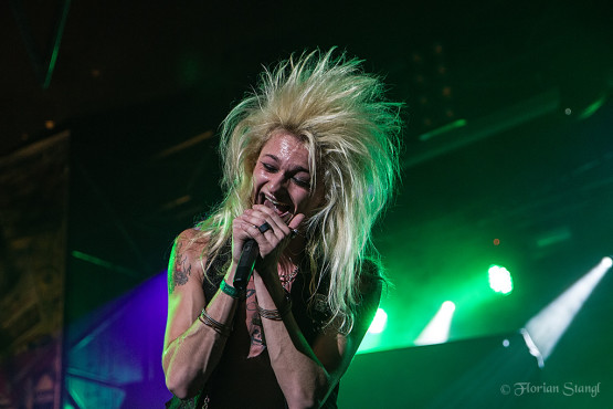 kissin-dynamite-30-11-2012-rockfabrik-nuernberg-55