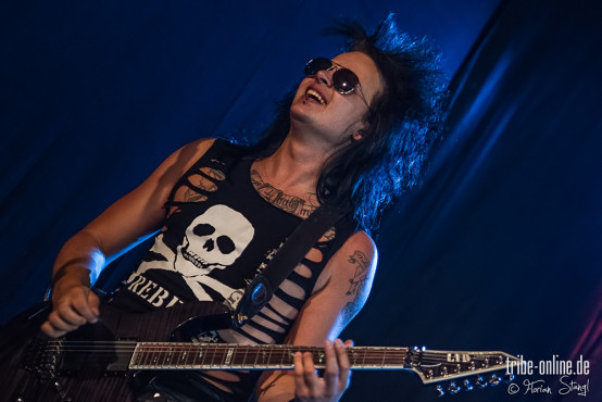 kissin-dynamite-pyraser-classic-rock-night-2013-20-07-2013-15