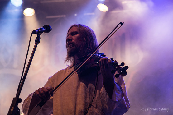 korpiklaani-heidenfest-2-11-2012-geiselwind-22