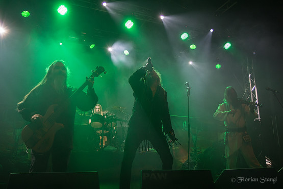 korpiklaani-heidenfest-2-11-2012-geiselwind-28
