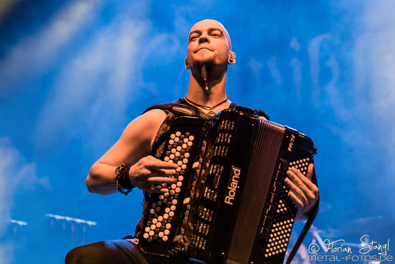 korpiklaani-bang-your-head-16-7-2015_0004